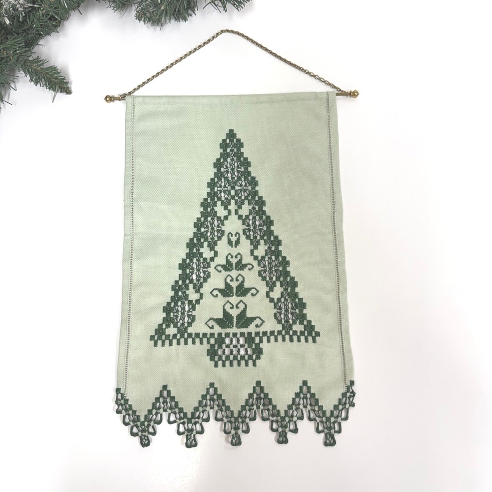 Vtg Hardanger Embroidery Christmas Tree Wall Hanging Green Lace Trim Brass rod